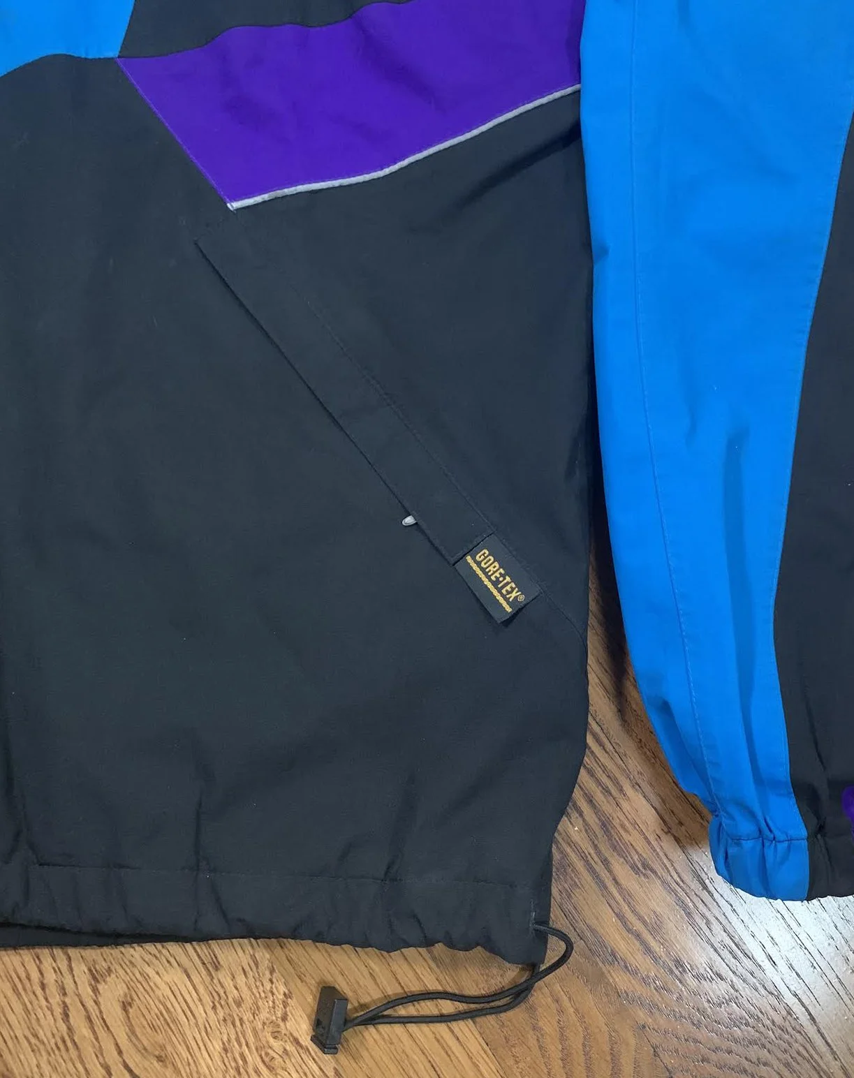 ASICS GORE-TEX ジャケット Vintage Asics NYC Marathon Colorful Gore-Tex Jacket (Size L) — RootsBK